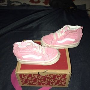 Toddler sneaker size 5